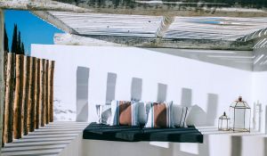DIY projects for crafting durable and weather-resistant outdoor patio furniture.