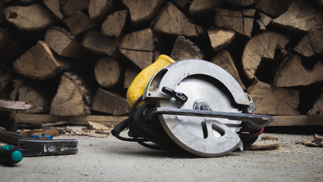 Mastering Precision: Fine Woodworking Jigs and Aids