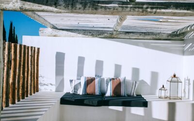 DIY projects for crafting durable and weather-resistant outdoor patio furniture.